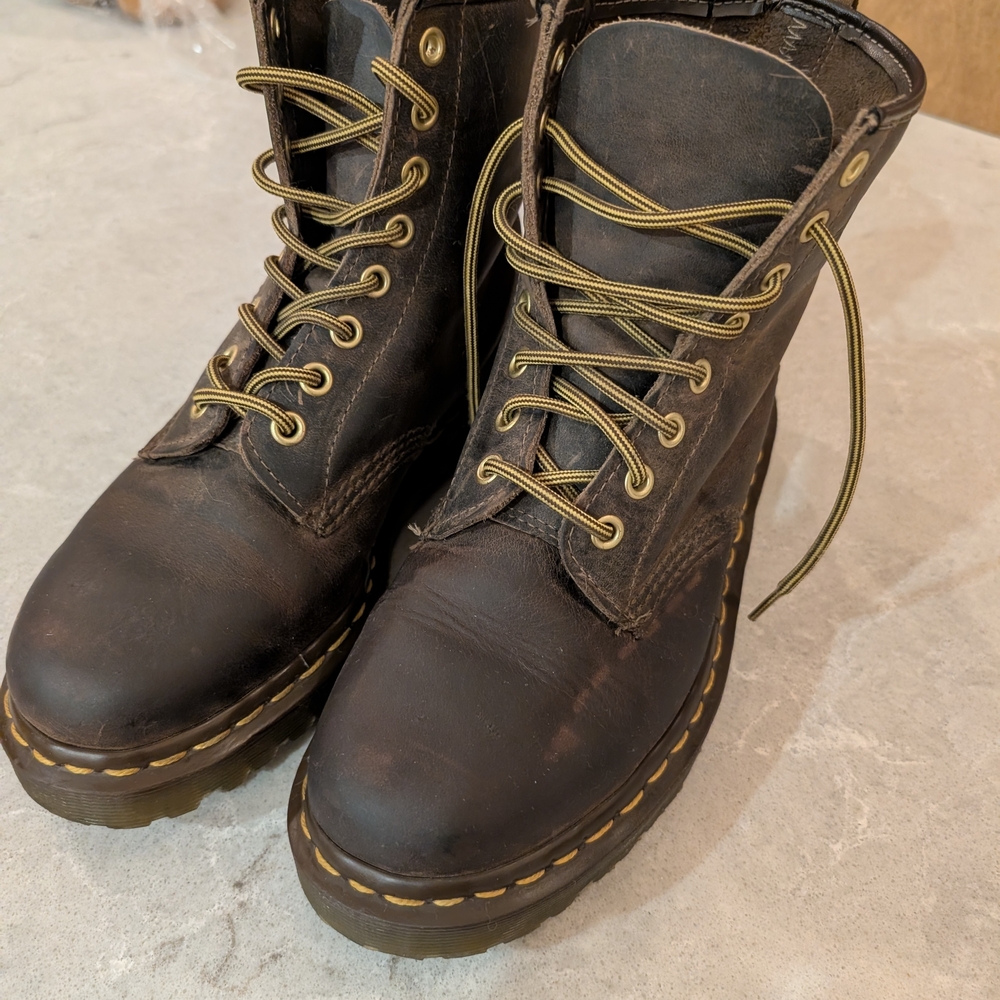 Dr. Märten's 1460 Brown Crazy Horse Leather Men's Size 7 Women's Size 8